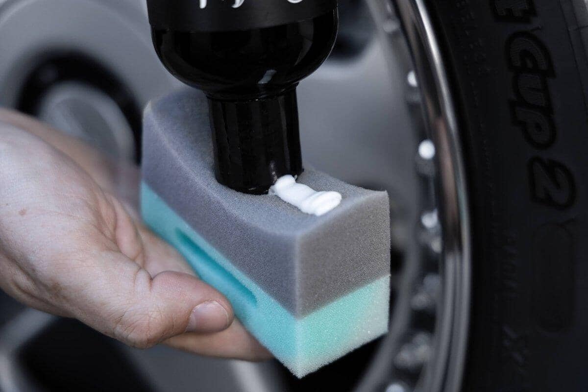 Tyre & Trim Applicator