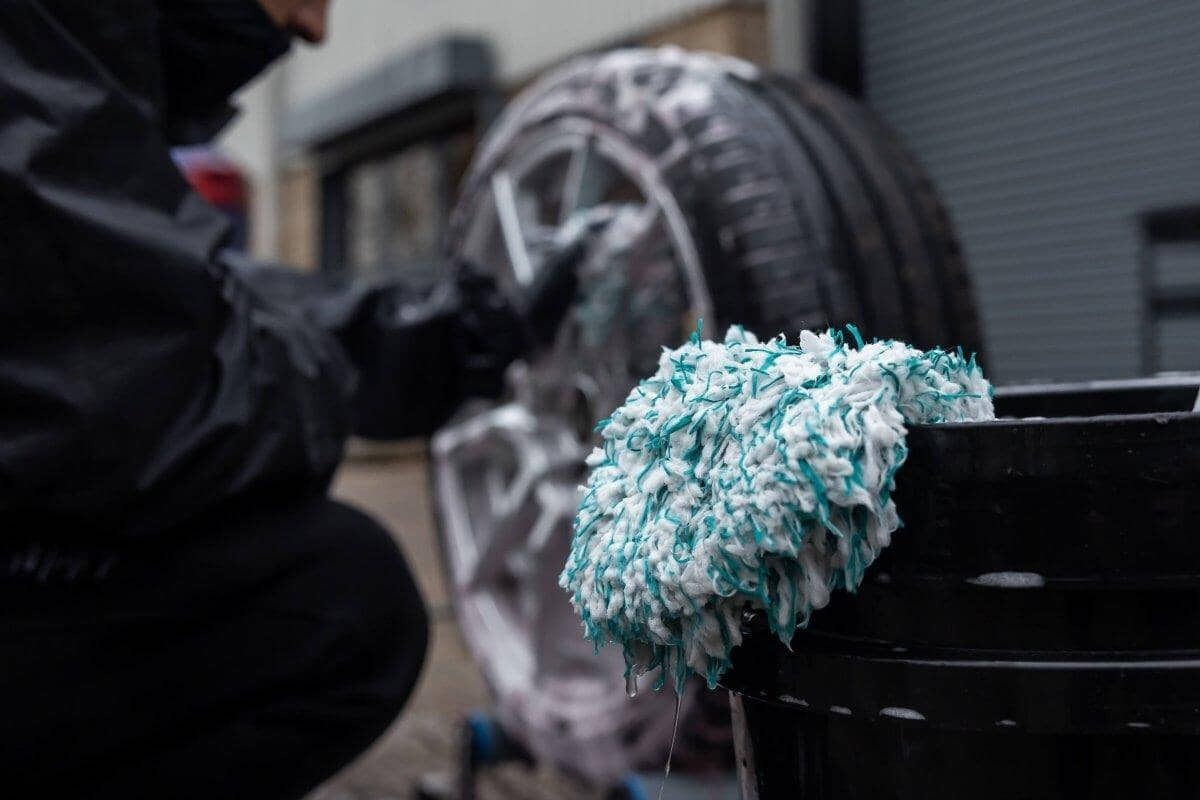 Plush Microfibre Wheel Mitt