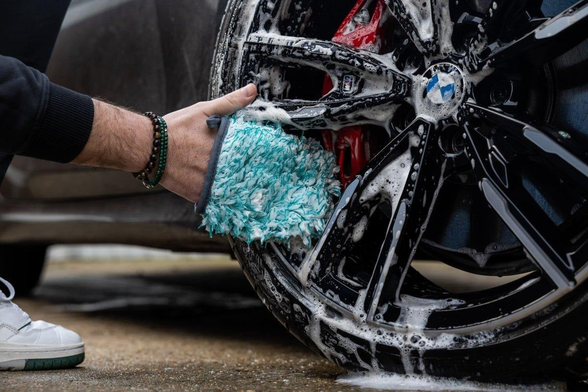 Plush Microfibre Wheel Mitt